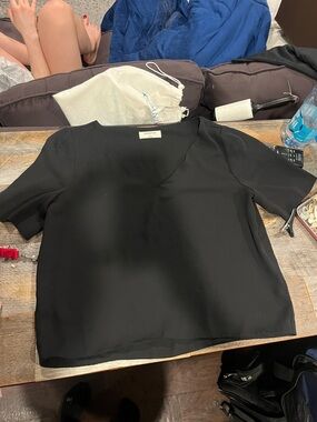 Aritzia Black V-Neck Short Sleeve Blouse